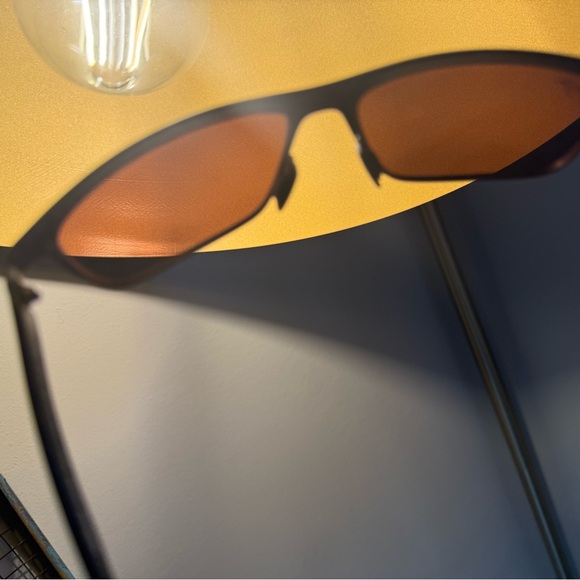 Maui Jim Polarized Brown Sunglasses with Case - Picture 6 of 9